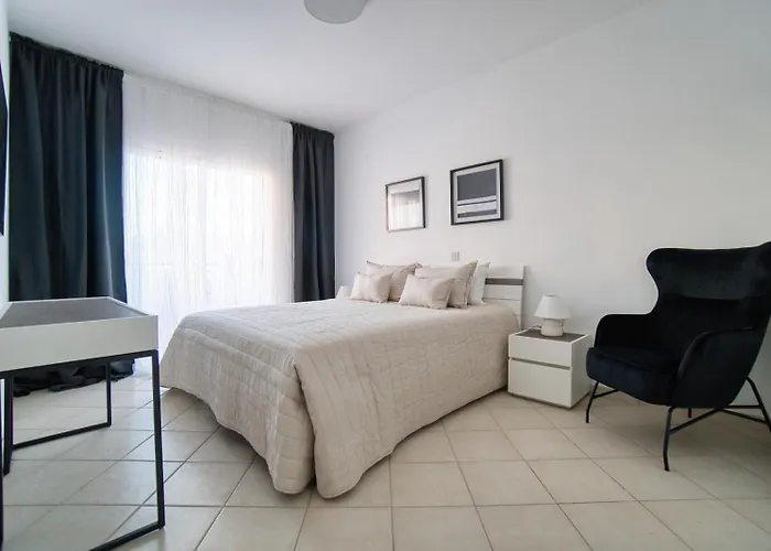 Limnaria Gardens B 103